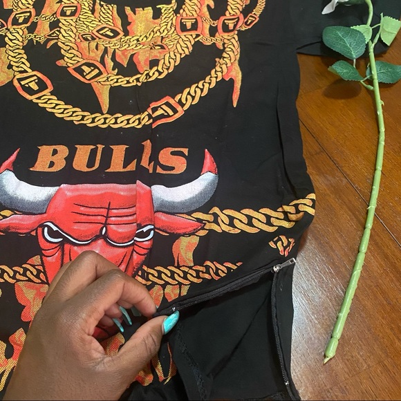 EK Kistens Men’s black shirt S/M Bulls on fire with chains - Picture 4 of 8